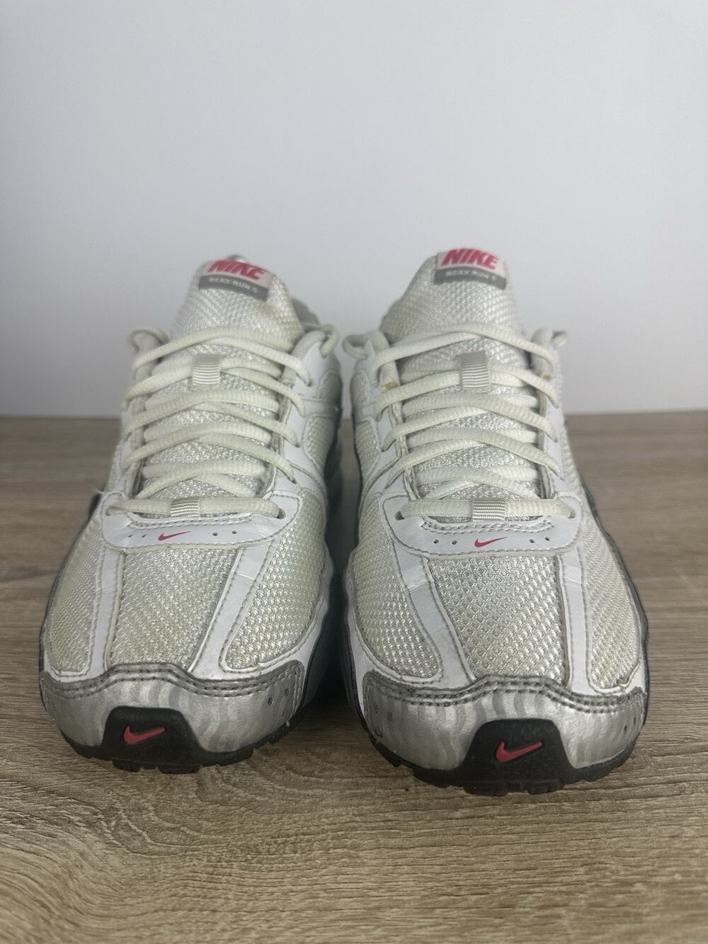Nike Reax Run 5 Women’s Size 8.5 White Silver Pink Running Shoes 407987-116
